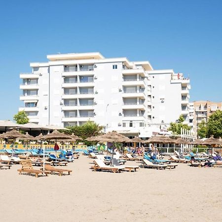 Trea Accomodations - On Private Beach With Sunbed & Umbrella วญอเรอ ภายนอก รูปภาพ