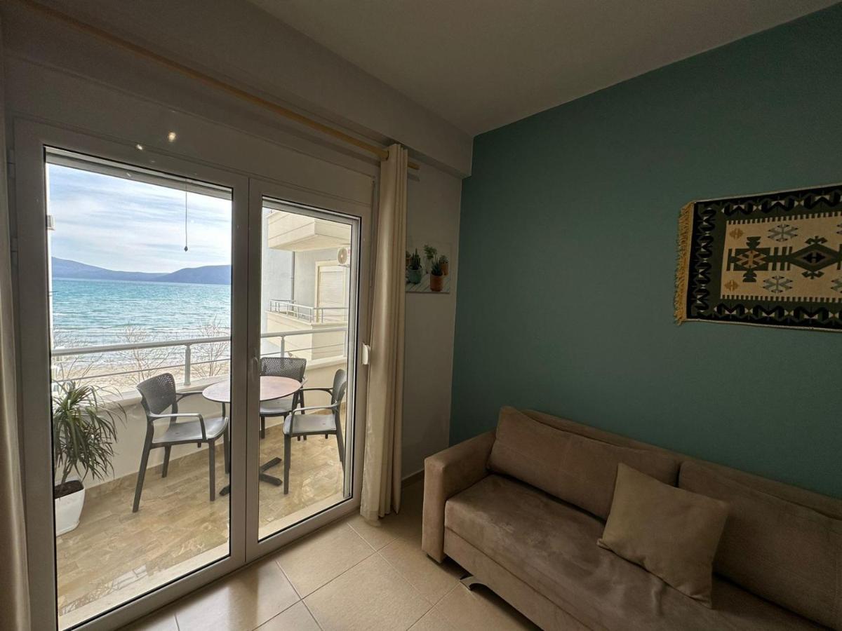 Trea Accomodations - On Private Beach With Sunbed & Umbrella วญอเรอ ภายนอก รูปภาพ