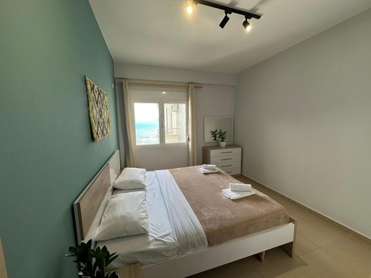 Trea Accomodations - On Private Beach With Sunbed & Umbrella วญอเรอ ภายนอก รูปภาพ